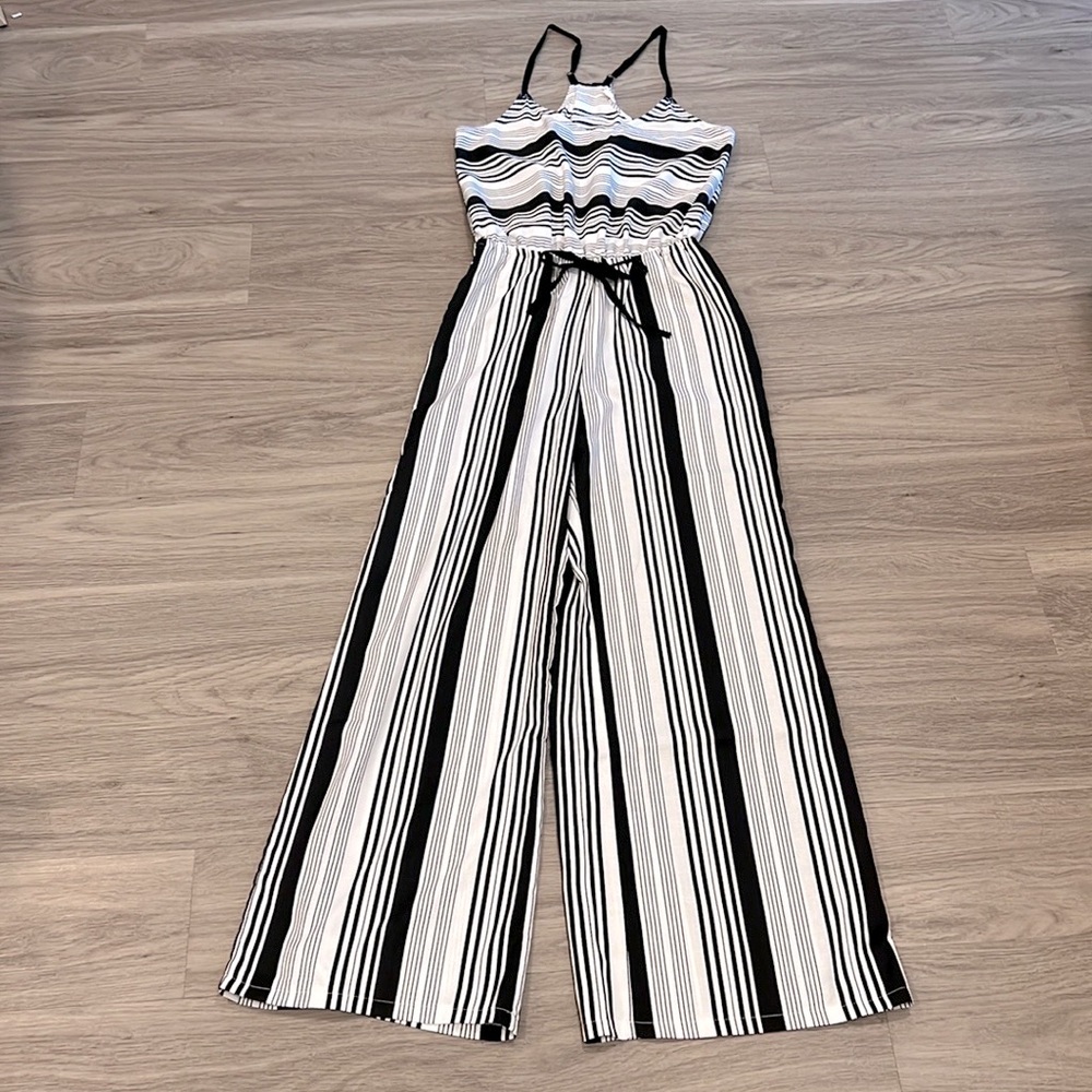 Hem & Thread black & white jumpsuit. Size: S. Gently Used.